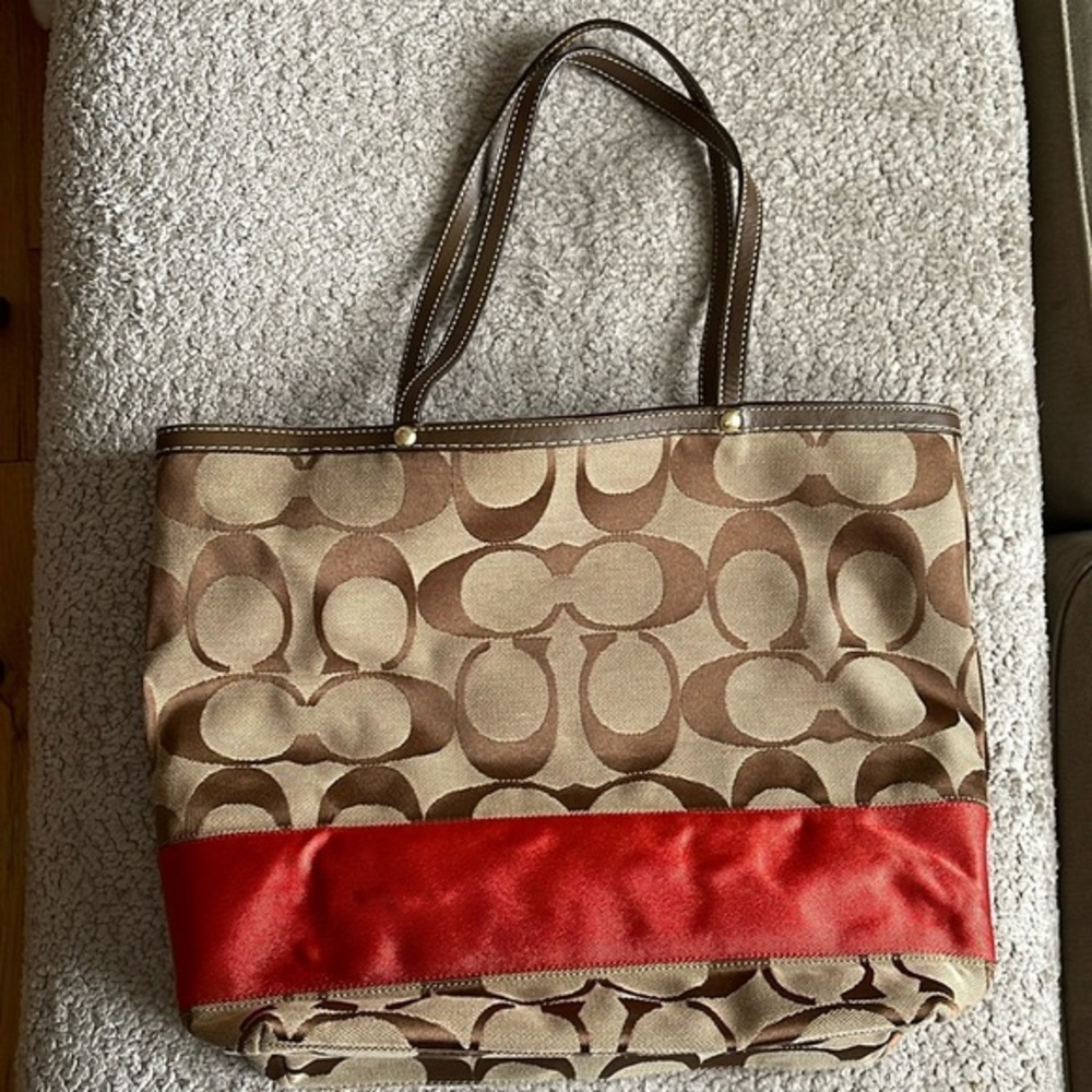 Coach Signature C logo tote